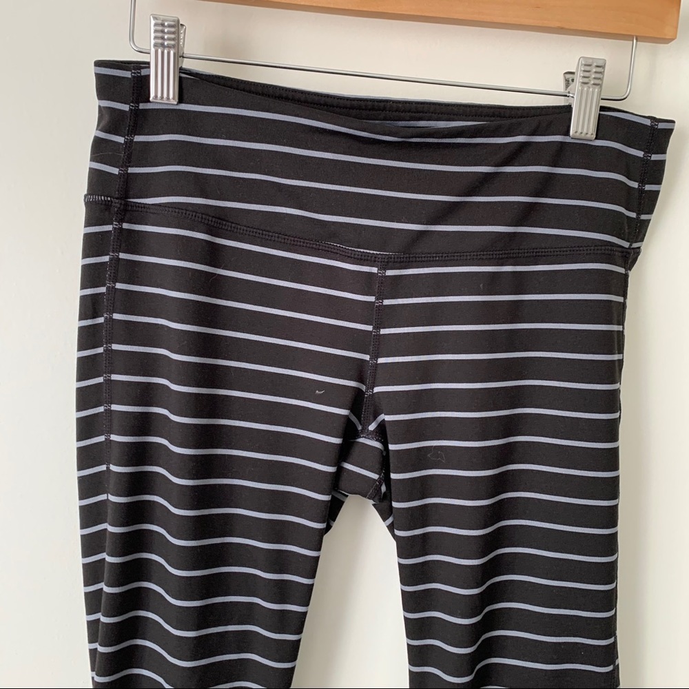 💙 Athleta | Black and Grey Strip Capri Leggings - Picture 2 of 7